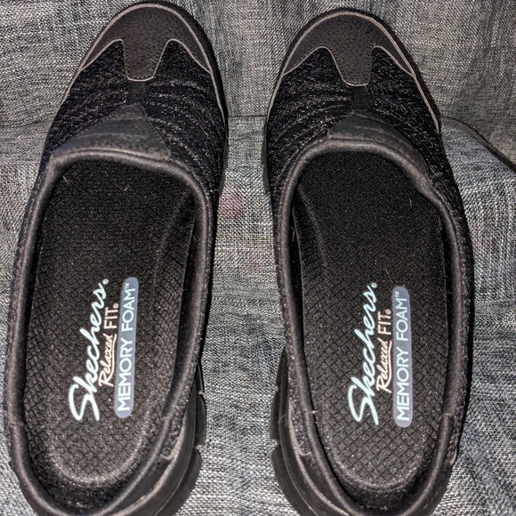 Women's Skechers - Picture 4 of 5